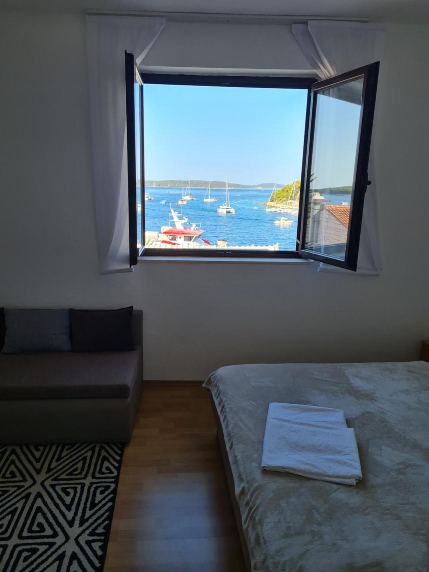 Apartments Caric Hvar Town Room photo